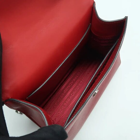 PRADA Monochrome Red Leather Shoulder Bag 891-032625 - Picture 9 of 12